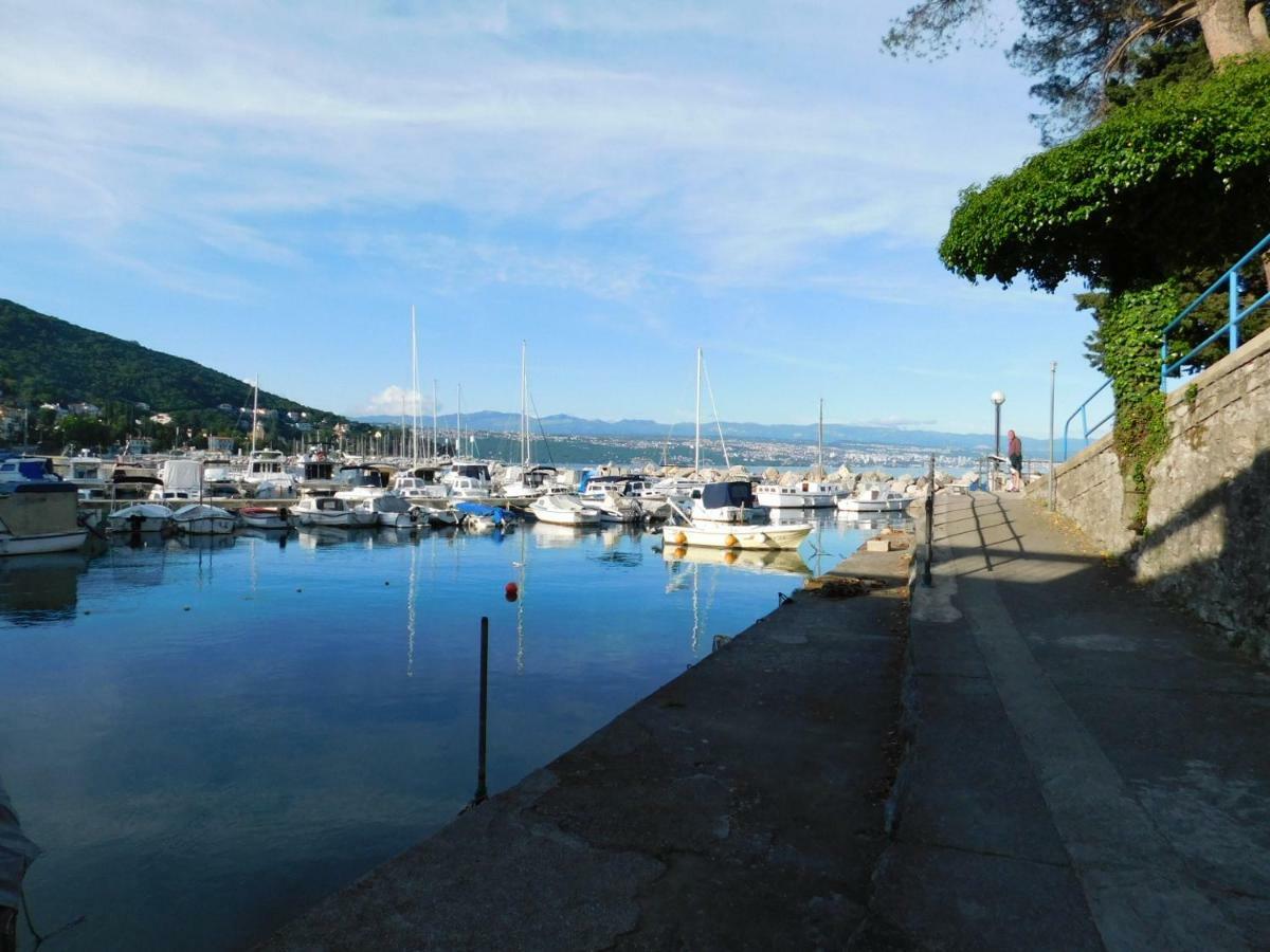 Apartments Kestenovi Dvori Opatija Buitenkant foto