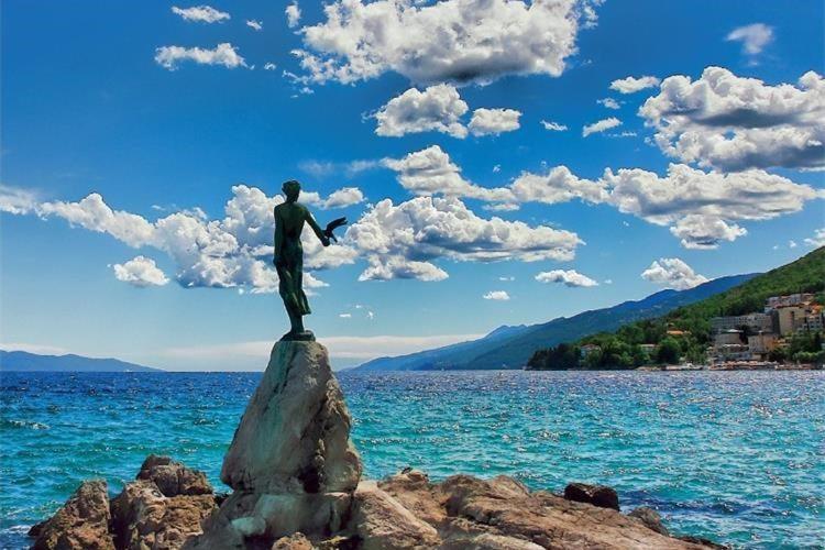 Apartments Kestenovi Dvori Opatija Buitenkant foto